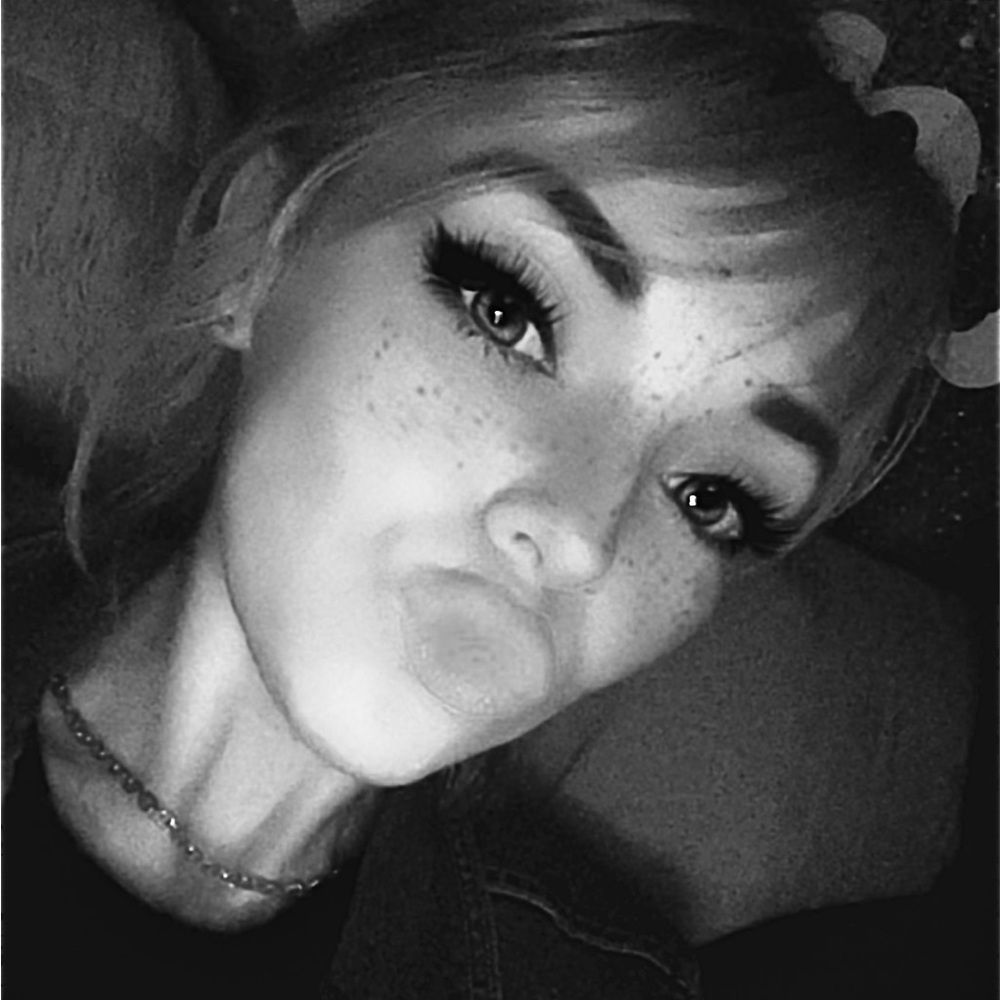 Meet your Posher, Halie